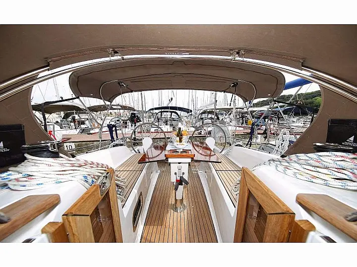 Bavaria 34 Cruiser - External image
