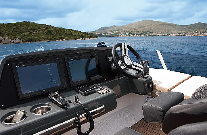 Bavaria R40 Fly - 
