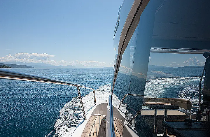Bavaria R40 Fly - 