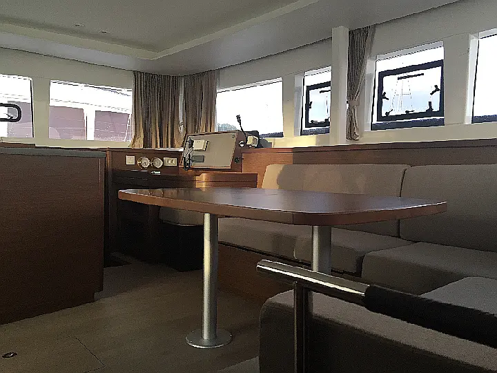 Lagoon 450 SporTop - Salon