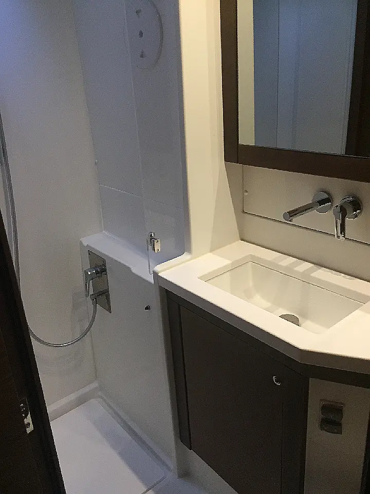 Lagoon 450 SporTop - Bath