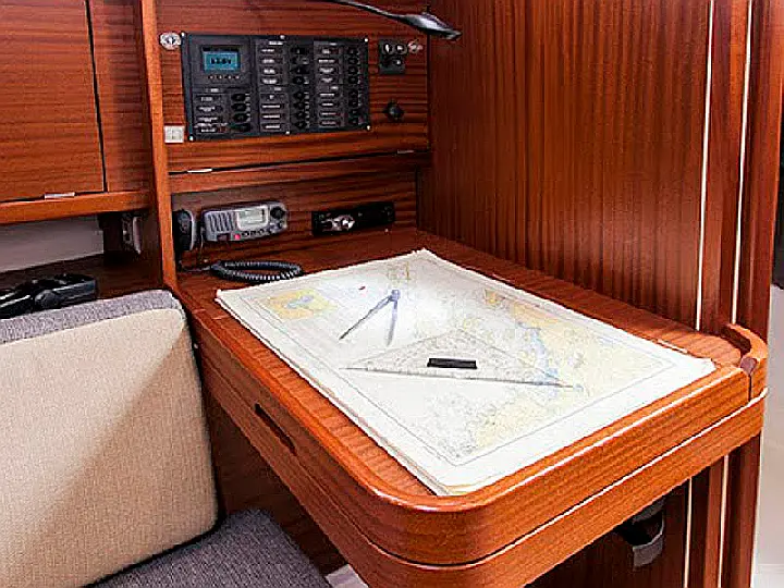Delphia 31 - interior